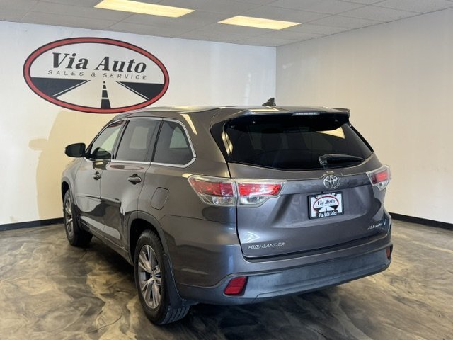 2015 Toyota Highlander XLE - Photo 8 - Spencerport, NY 14559