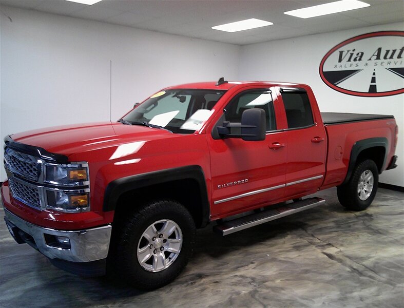 2015 Chevrolet Silverado 1500 LT photo 2
