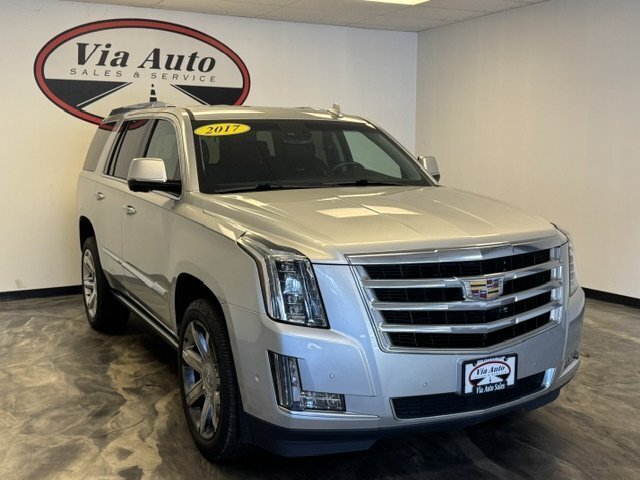 2017 Cadillac Escalade Premium Luxury   - Photo 1 - Spencerport, NY 14559