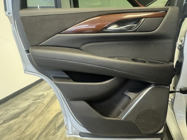 2017 Cadillac Escalade Premium Luxury - Photo 48 - Spencerport, NY 14559