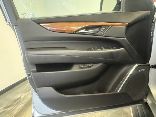 2017 Cadillac Escalade Premium Luxury - Photo 43 - Spencerport, NY 14559