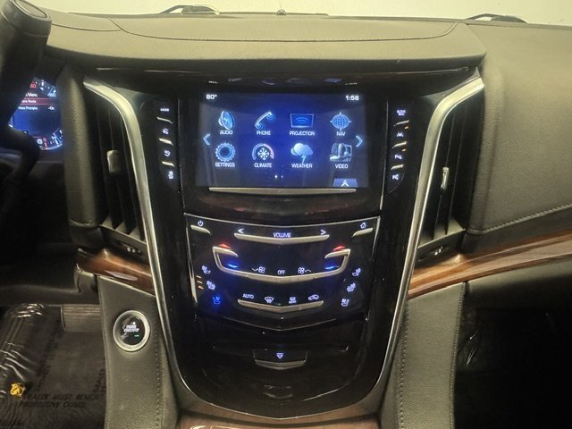 2017 Cadillac Escalade Premium Luxury - Photo 18 - Spencerport, NY 14559