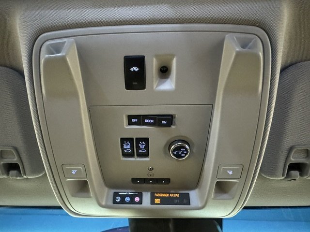 2017 Cadillac Escalade Premium Luxury - Photo 28 - Spencerport, NY 14559