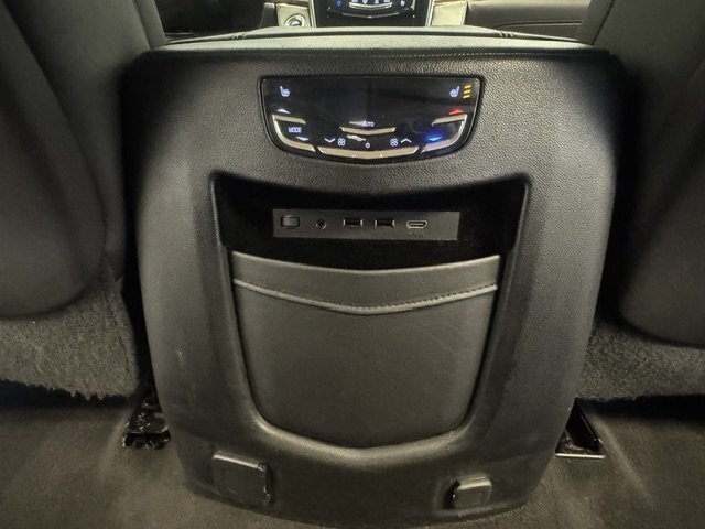 2017 Cadillac Escalade Premium Luxury - Photo 37 - Spencerport, NY 14559