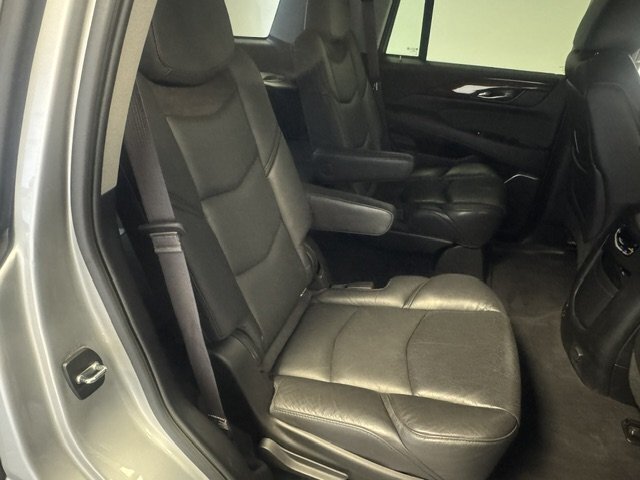 2017 Cadillac Escalade Premium Luxury - Photo 38 - Spencerport, NY 14559