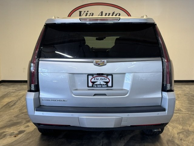 2017 Cadillac Escalade Premium Luxury - Photo 10 - Spencerport, NY 14559
