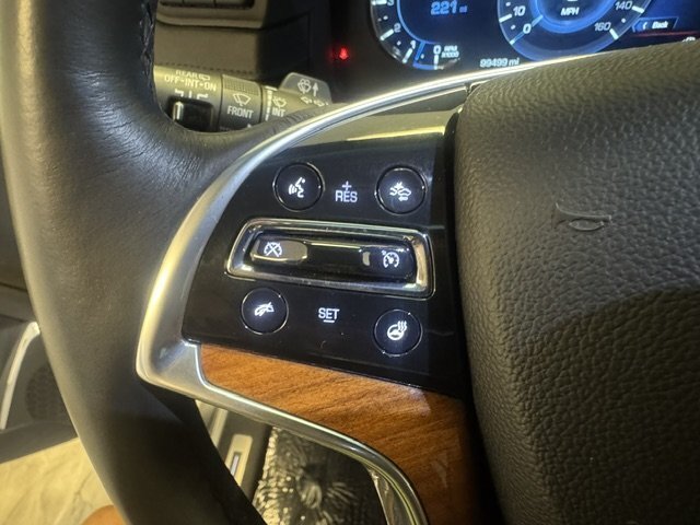 2017 Cadillac Escalade Premium Luxury - Photo 15 - Spencerport, NY 14559