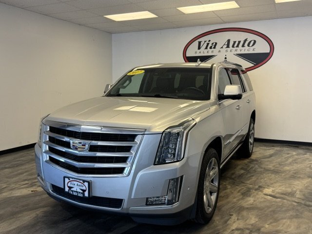 2017 Cadillac Escalade Premium Luxury - Photo 7 - Spencerport, NY 14559