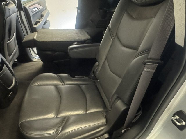 2017 Cadillac Escalade Premium Luxury - Photo 35 - Spencerport, NY 14559