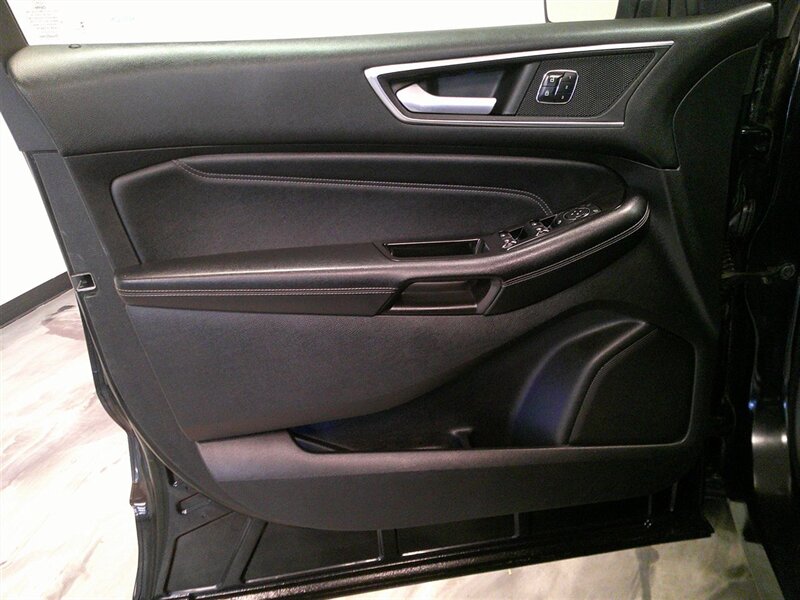 2016 Ford Edge Titanium - Photo 33 - Spencerport, NY 14559