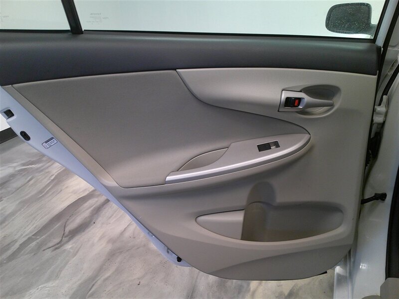 2013 Toyota Corolla LE - Photo 26 - Spencerport, NY 14559