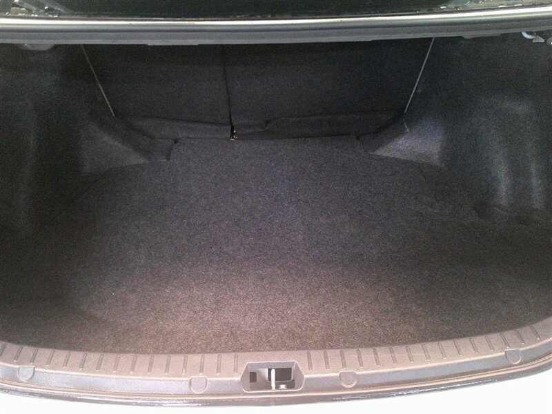 2013 Toyota Corolla LE - Photo 19 - Spencerport, NY 14559