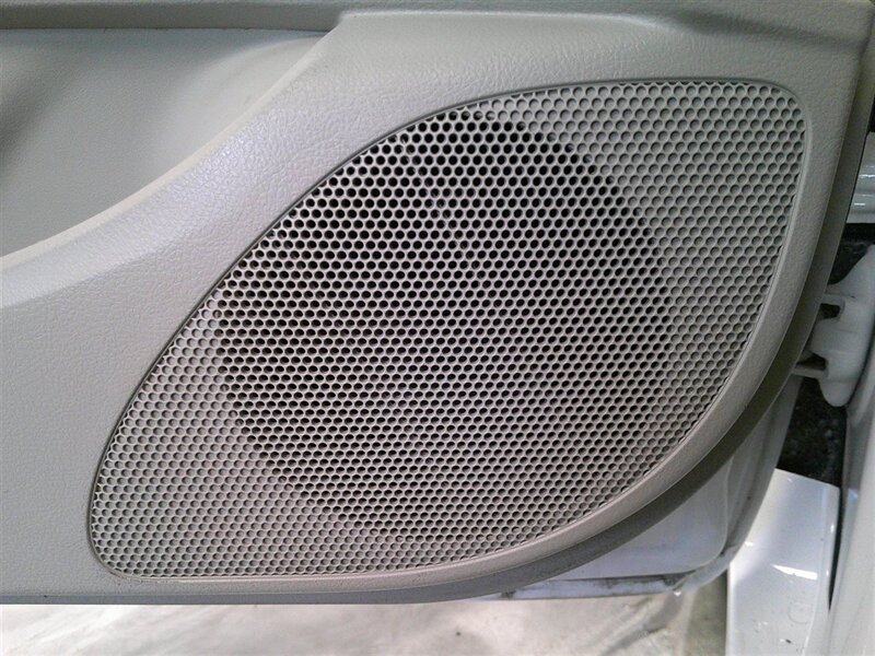 2013 Toyota Corolla LE - Photo 23 - Spencerport, NY 14559