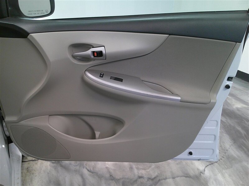 2013 Toyota Corolla LE - Photo 25 - Spencerport, NY 14559