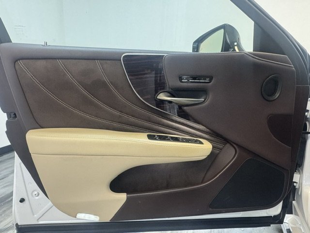 2019 Lexus LS - Photo 35 - Spencerport, NY 14559