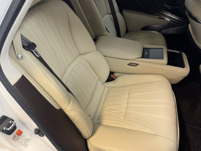 2019 Lexus LS - Photo 33 - Spencerport, NY 14559