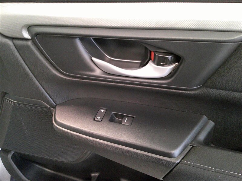 2018 Honda CR-V LX - Photo 32 - Spencerport, NY 14559