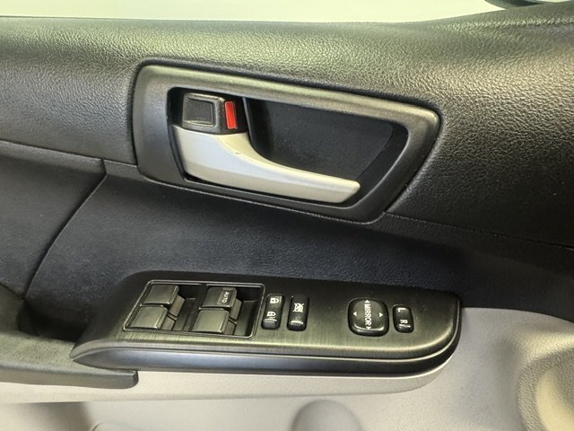 2012 Toyota Camry LE - Photo 11 - Spencerport, NY 14559