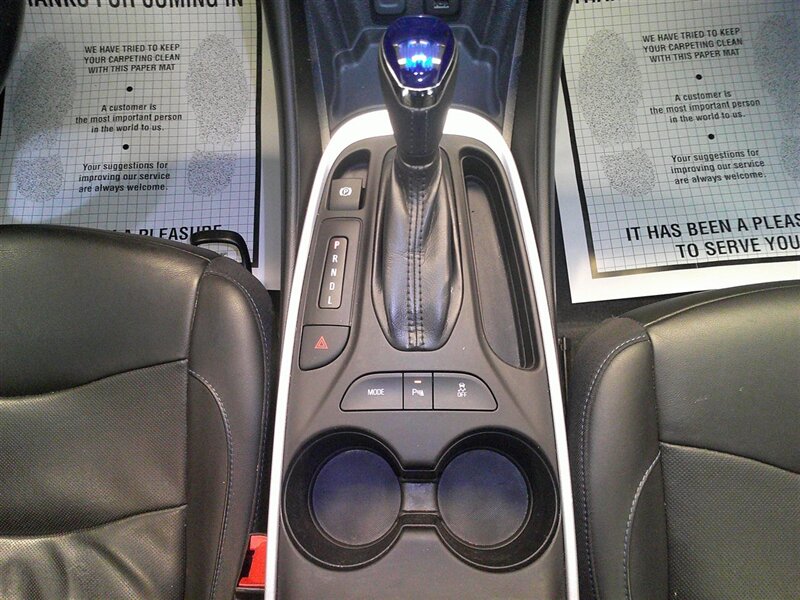 2018 Chevrolet Volt LT - Photo 19 - Spencerport, NY 14559