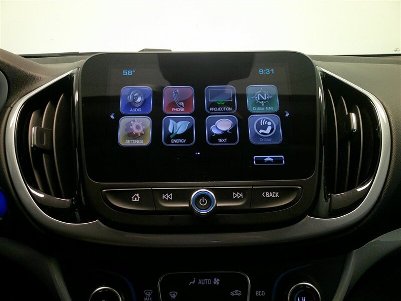 2018 Chevrolet Volt LT - Photo 14 - Spencerport, NY 14559