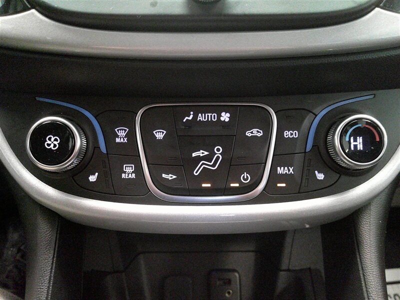 2018 Chevrolet Volt LT - Photo 18 - Spencerport, NY 14559