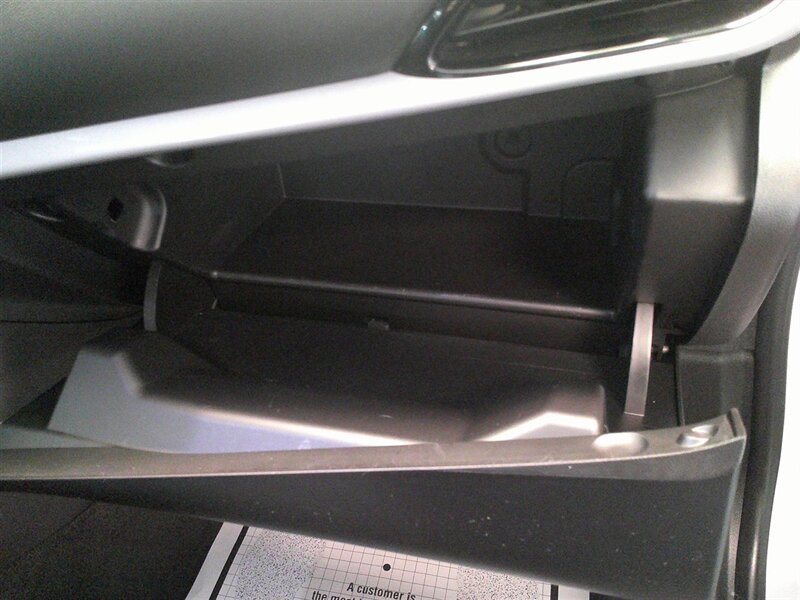 2018 Chevrolet Volt LT - Photo 25 - Spencerport, NY 14559