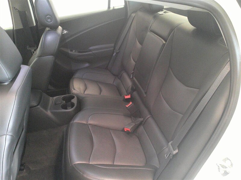 2018 Chevrolet Volt LT - Photo 27 - Spencerport, NY 14559