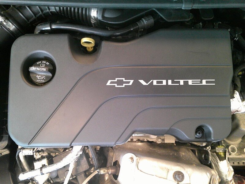 2018 Chevrolet Volt LT - Photo 7 - Spencerport, NY 14559