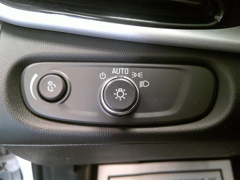 2018 Chevrolet Volt LT - Photo 24 - Spencerport, NY 14559