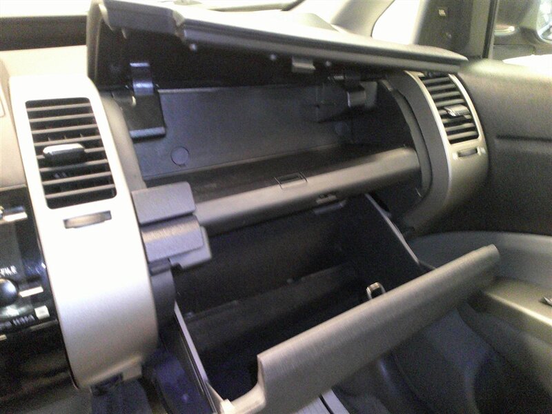 2009 Toyota Prius   - Photo 15 - Spencerport, NY 14559