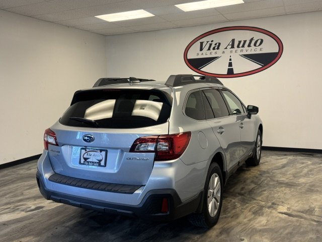 2018 Subaru Outback 2.5i Premium - Photo 9 - Spencerport, NY 14559