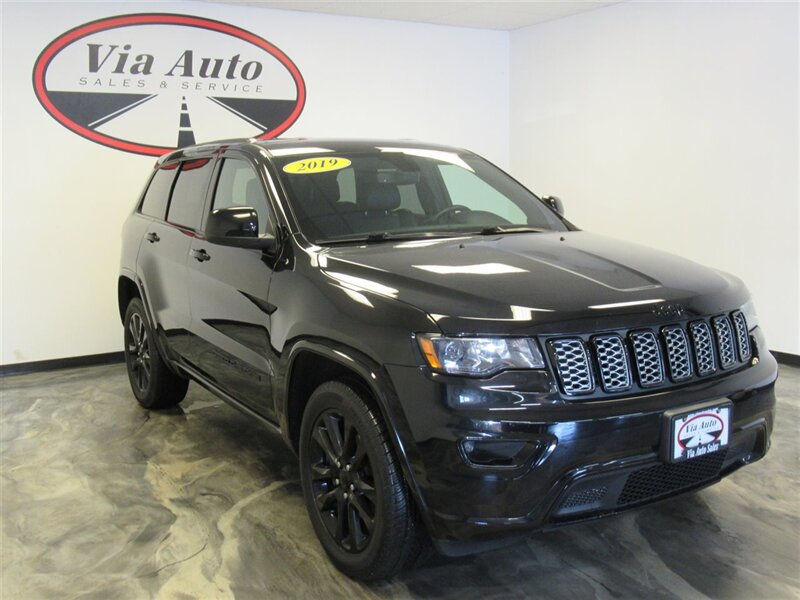 2019 Jeep Grand Cherokee Altitude   - Photo 1 - Spencerport, NY 14559