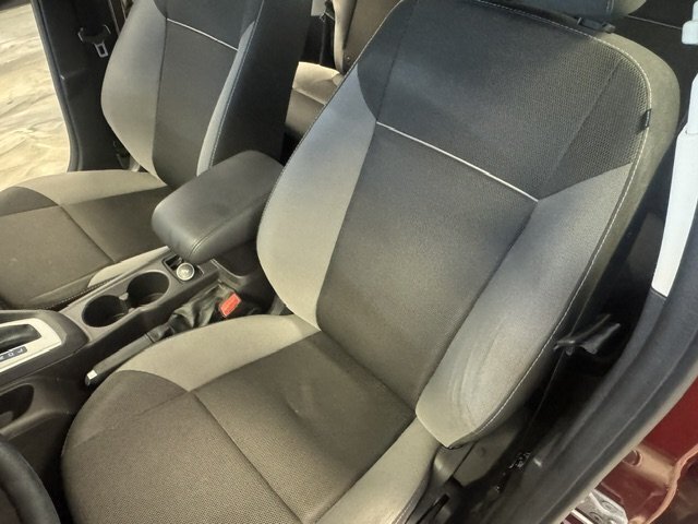 2014 Ford Focus SE - Photo 20 - Spencerport, NY 14559