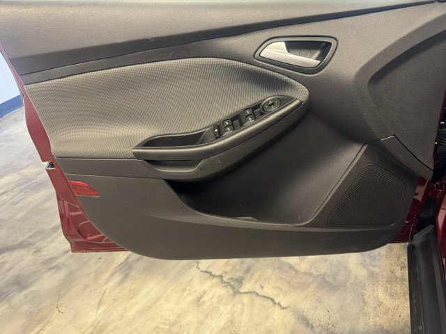 2014 Ford Focus SE - Photo 22 - Spencerport, NY 14559