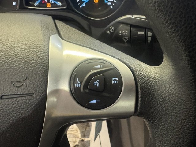 2014 Ford Focus SE - Photo 11 - Spencerport, NY 14559