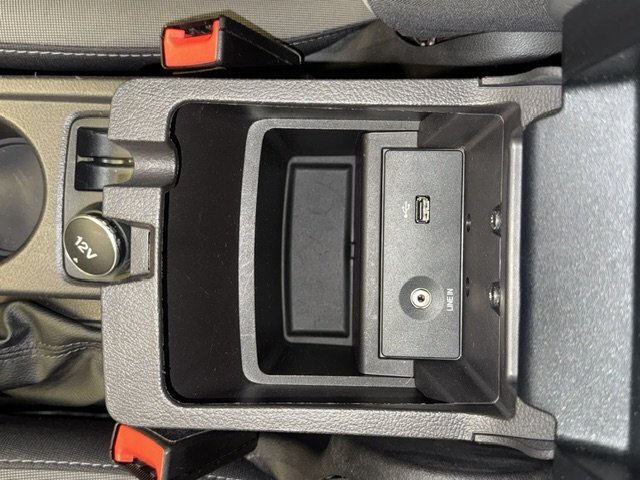 2014 Ford Focus SE - Photo 18 - Spencerport, NY 14559