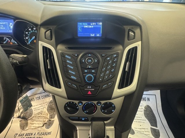2014 Ford Focus SE - Photo 12 - Spencerport, NY 14559