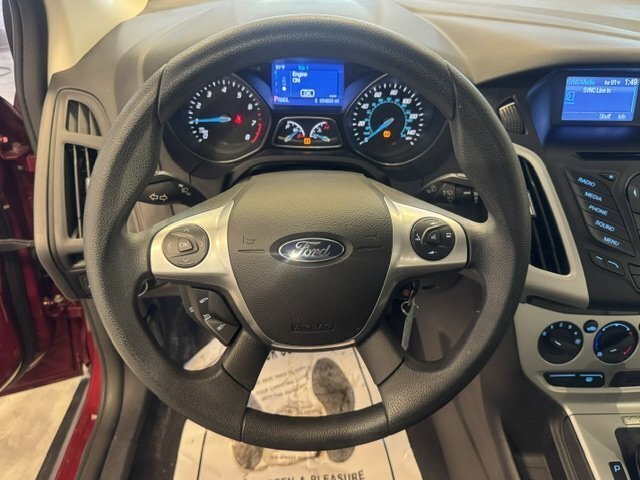 2014 Ford Focus SE - Photo 9 - Spencerport, NY 14559