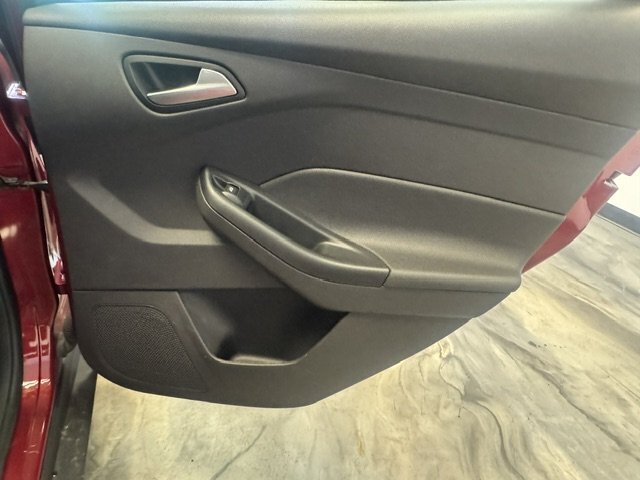2014 Ford Focus SE - Photo 27 - Spencerport, NY 14559