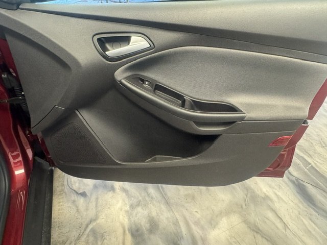 2014 Ford Focus SE - Photo 24 - Spencerport, NY 14559