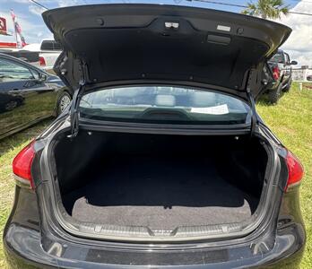 2018 Kia Forte LX   - Photo 6 - Columbia, SC 29210