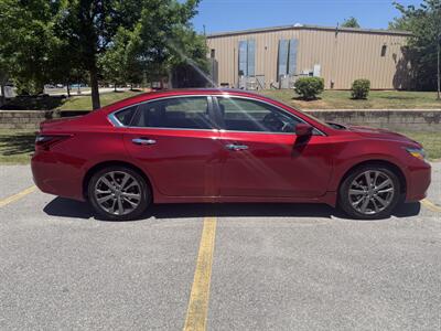2018 Nissan Altima 2.5 SR   - Photo 2 - Columbia, SC 29210