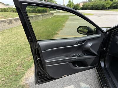 2019 Toyota Camry SE - Photo 11 - Columbia, SC 29210