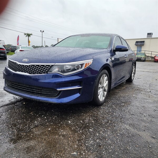 2018 Kia Optima EX Tech - Photo 1 - Columbia, SC 29210