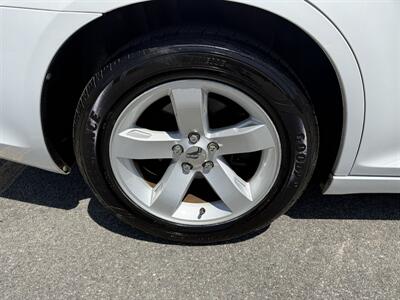 2014 Chrysler 300 Series Touring   - Photo 18 - Columbia, SC 29210