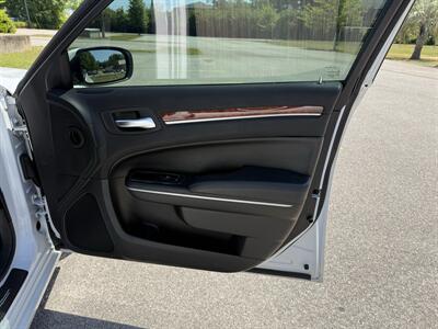 2014 Chrysler 300 Series Touring   - Photo 13 - Columbia, SC 29210