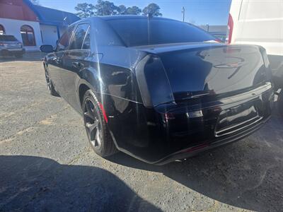 2021 Chrysler 300 Series S V6 - Photo 4 - Columbia, SC 29210