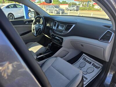 2017 Hyundai Tucson Value - Photo 11 - Columbia, SC 29210