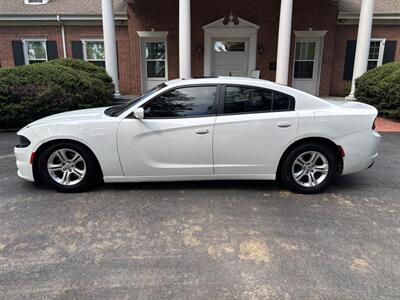 2020 Dodge Charger SXT   - Photo 2 - Columbia, SC 29210