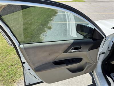 2013 Honda Accord LX   - Photo 15 - Columbia, SC 29210